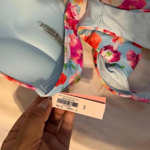 Victorias Secret bikini set - Picture 7 of 7